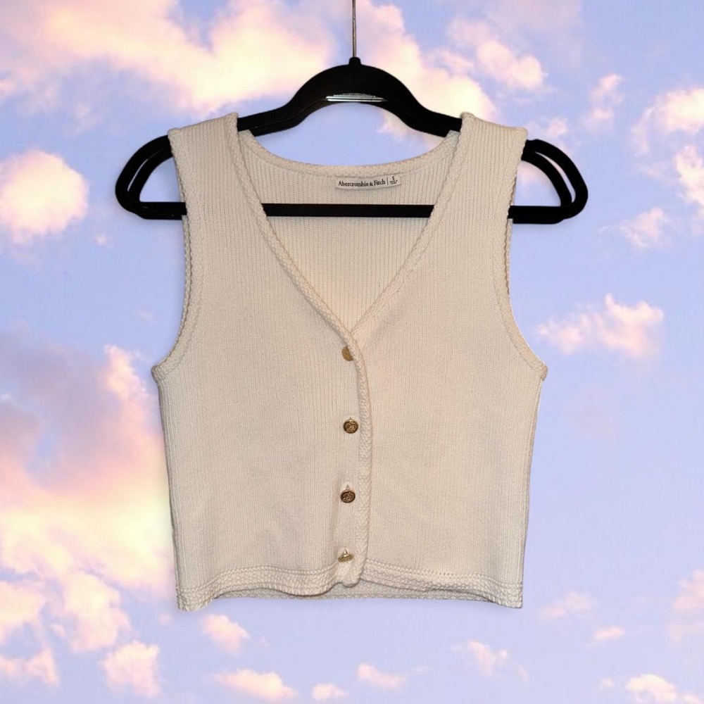 Abercrombie Mara Knit Buttoned Sweater Vest